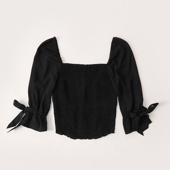 Abercrombie & Fitch Tops - Abercrombie & Fitch Black Smocked Puff Sleeve Top